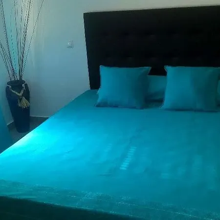 Moradia Com Piscina Paderne (Faro)