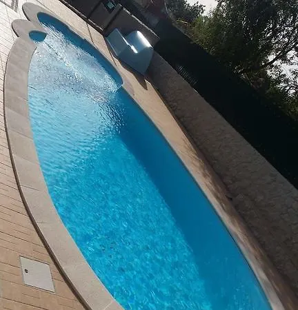 Moradia Com Piscina