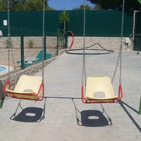 Moradia Com Piscina * Paderne (Faro)